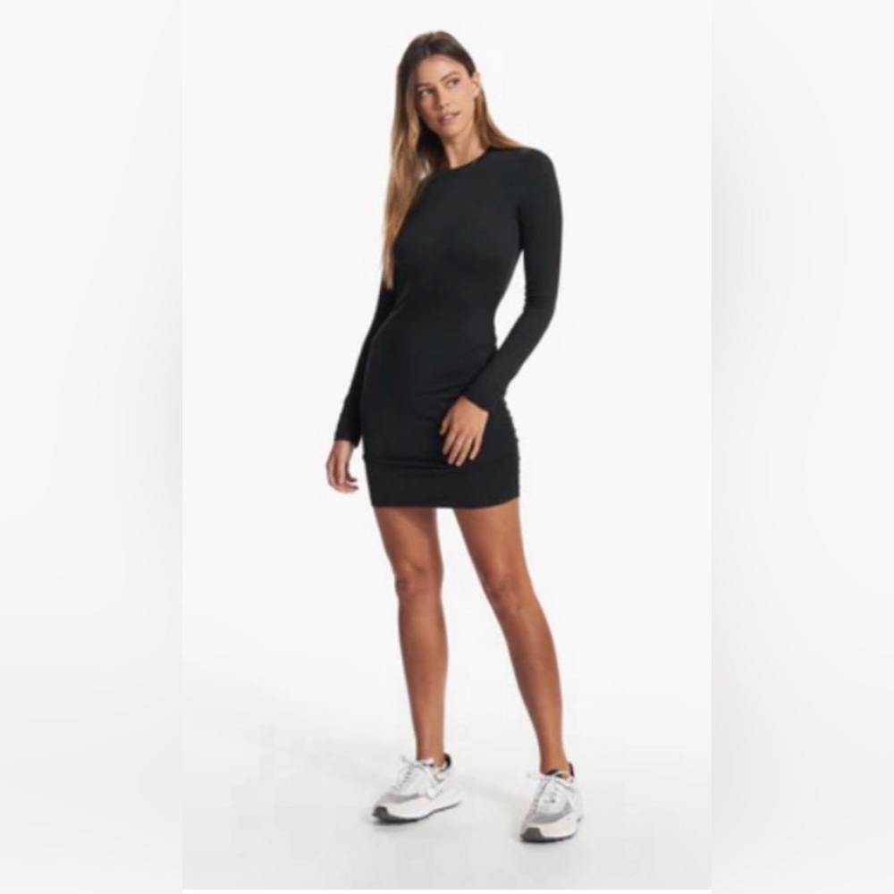 Vuori Black Long Sleeve Halo Essentials Dress Size XS like new!